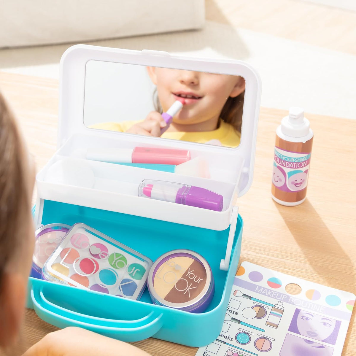 Pretend Makeup Artist Play Set – 16 Pieces